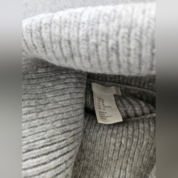 H&M  Grey Turtleneck - Picture 2 of 7